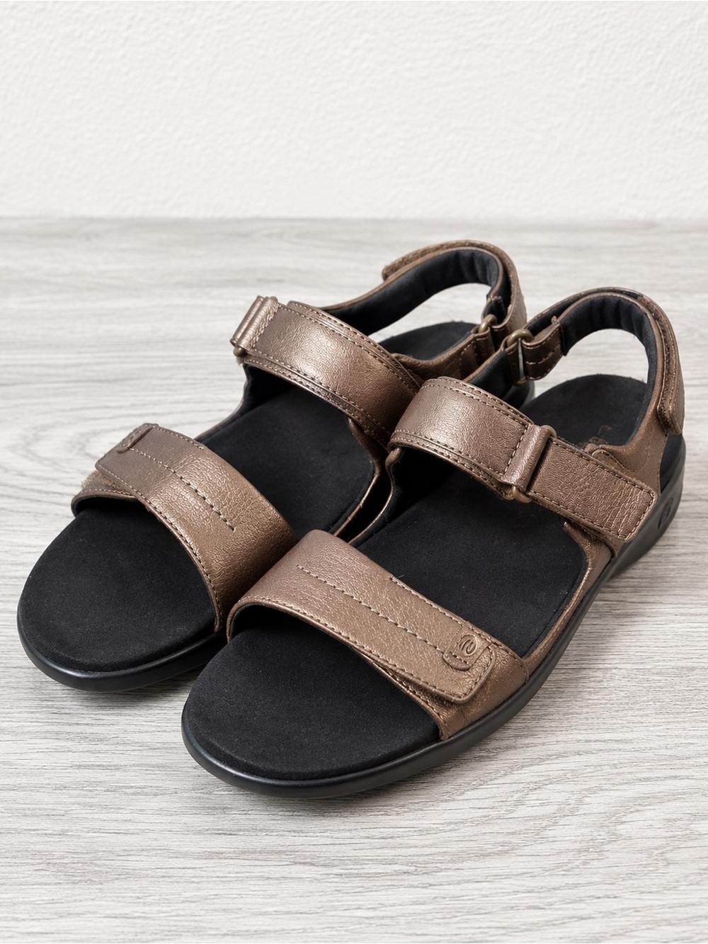 Aravon Bronze Leather Comfort Sandals Women’s Size 12 B Adjustable Straps